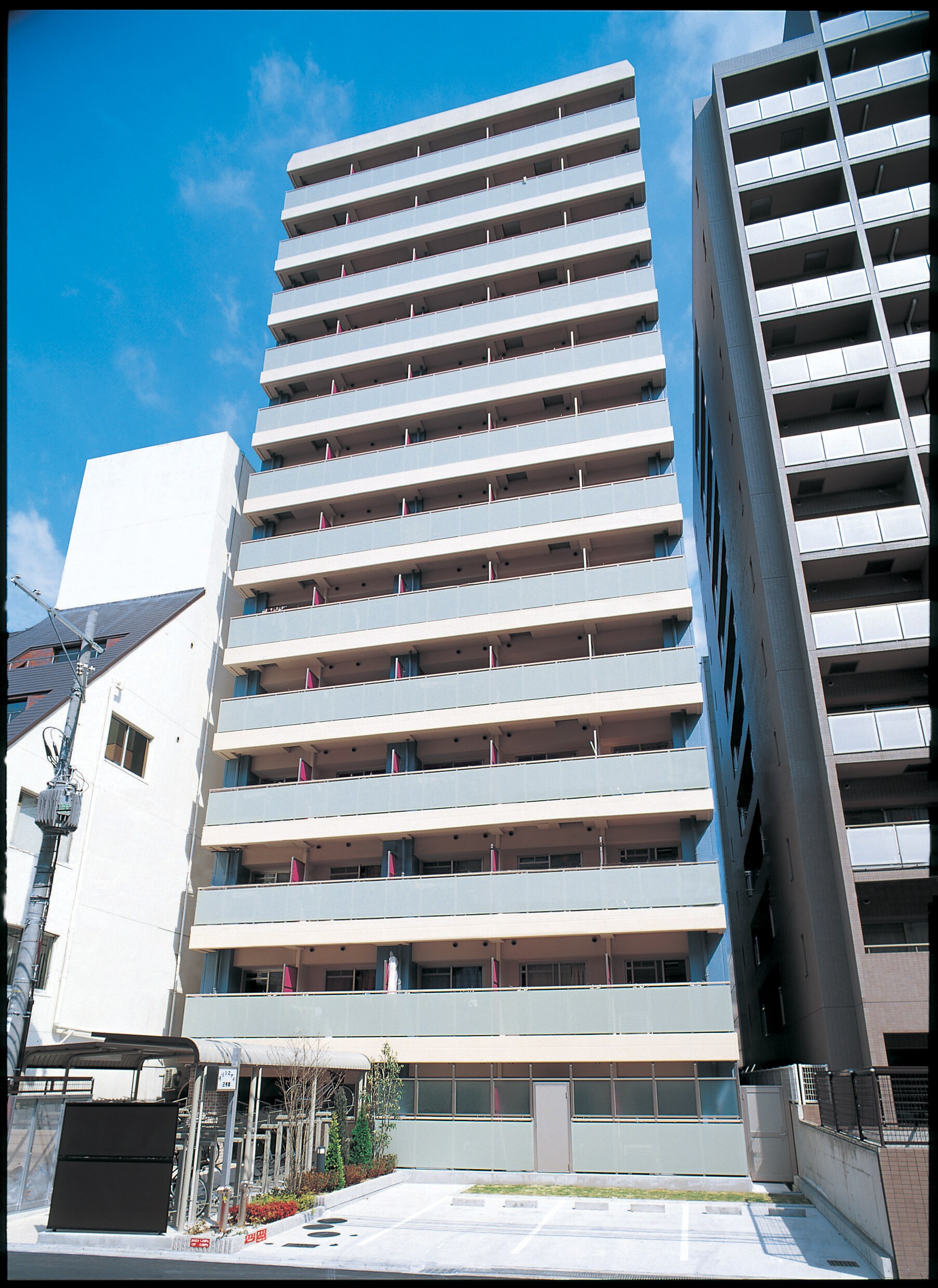 アソシエイト２号館