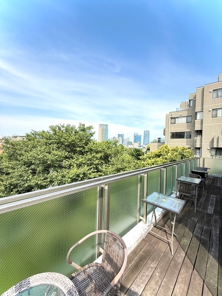 ROSSONERO_MunetakaYokoyama_atelier_terrace.jpeg ROSSONERO_MunetakaYokoyama_atelier1.jpeg ROSSONERO_MunetakaYokoyama_atelier2.jpeg ROSSONERO_MunetakaYokoyama_atelier3