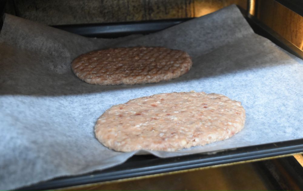 ハンバーグ　焼成前　スチコン