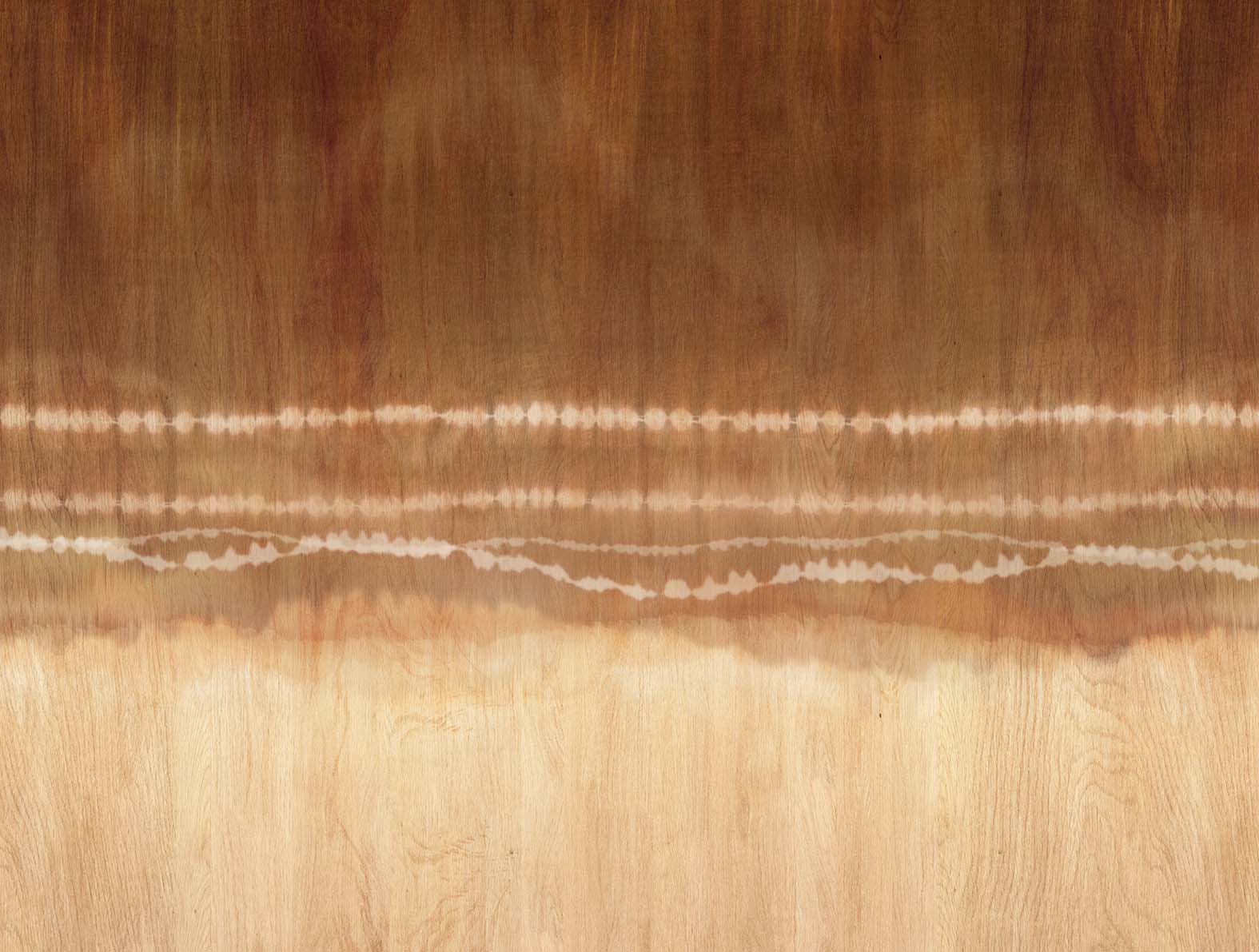 木目調の上に焼印のグラフィック、和柄壁紙