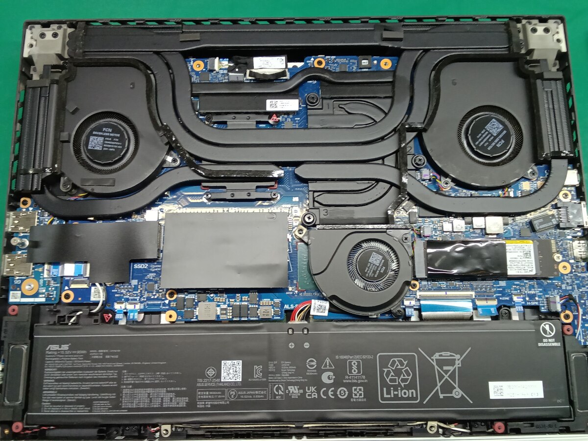 クリーニング後パソコン内部