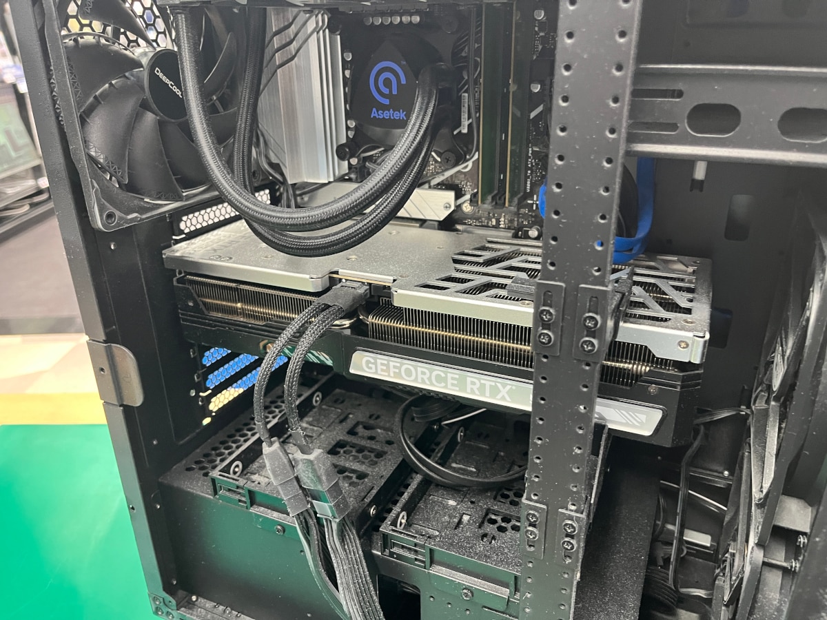 クリーニング前パソコン内部