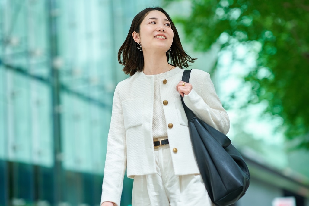 女性のセールスパーソン