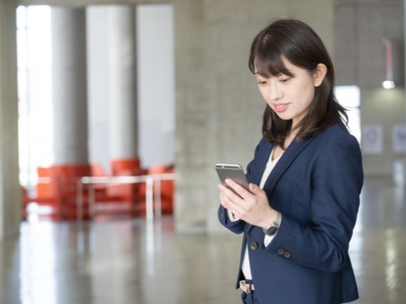 スマートな自動チェックイン/チェックアウト