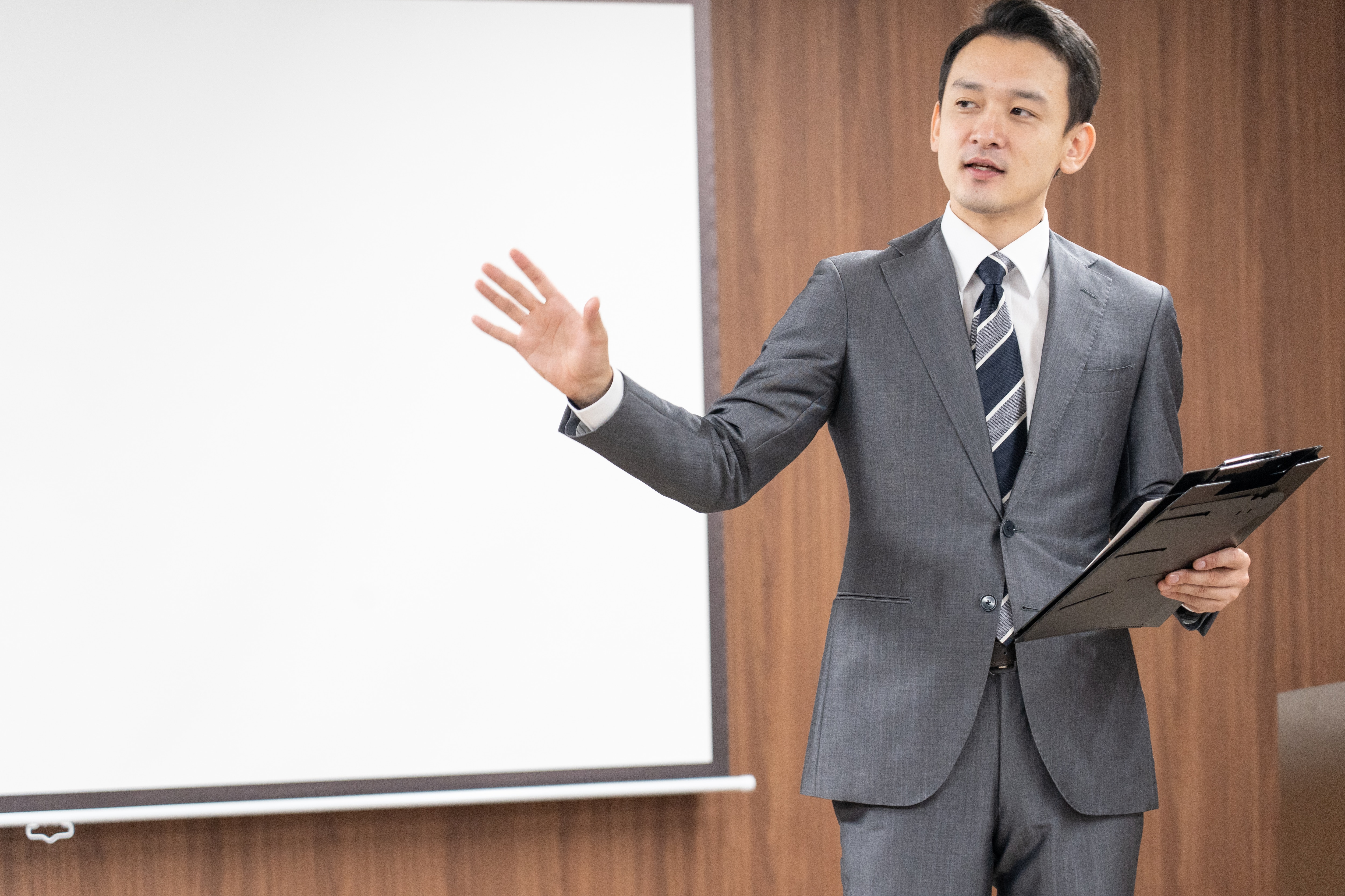 ユーザー会の定期開催