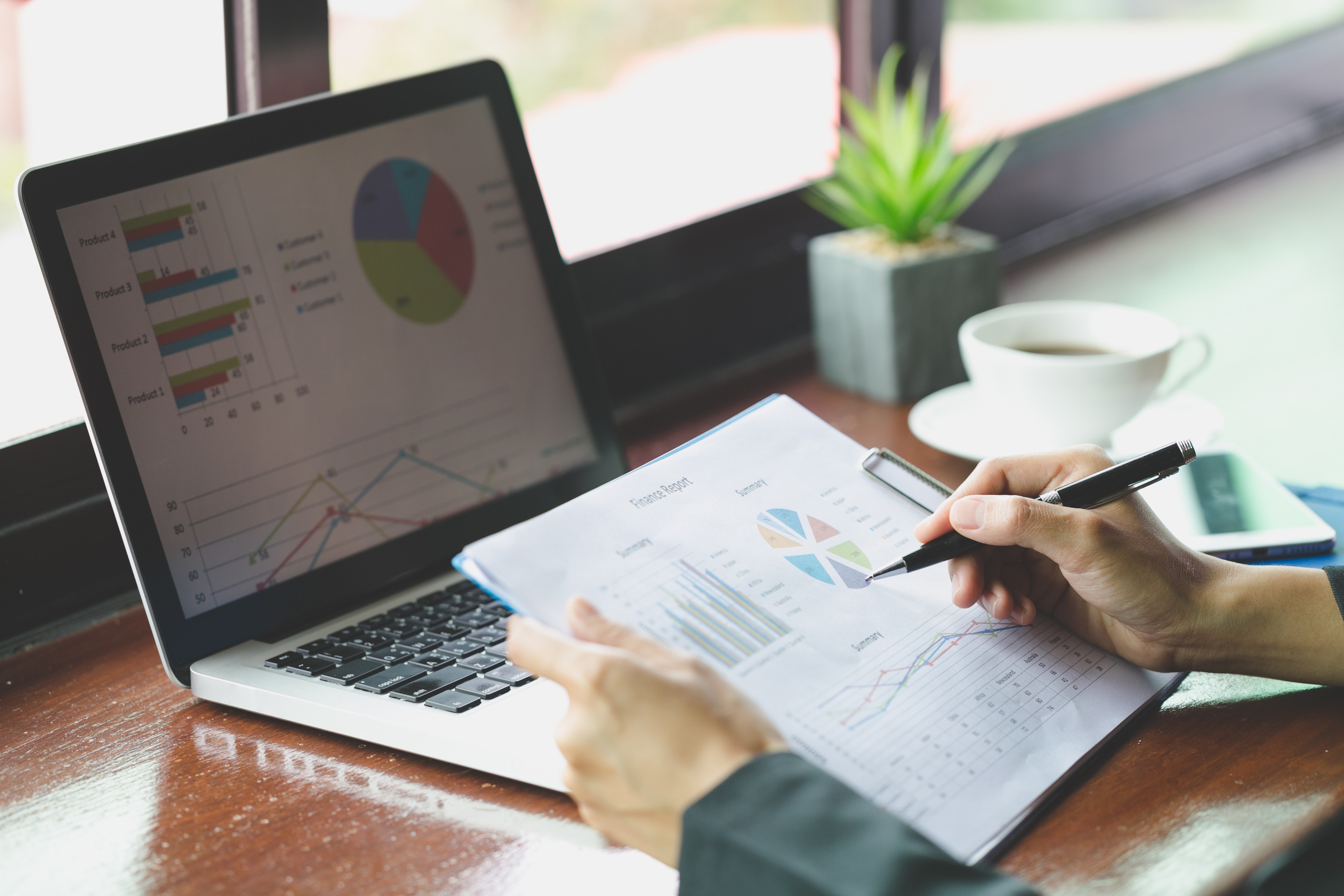 年度またぎの並行処理や科目追加も 簡単らくらく!