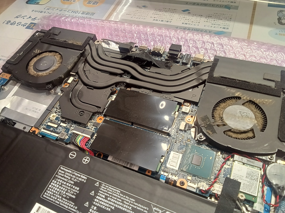 パソコン内部にホコリが堆積