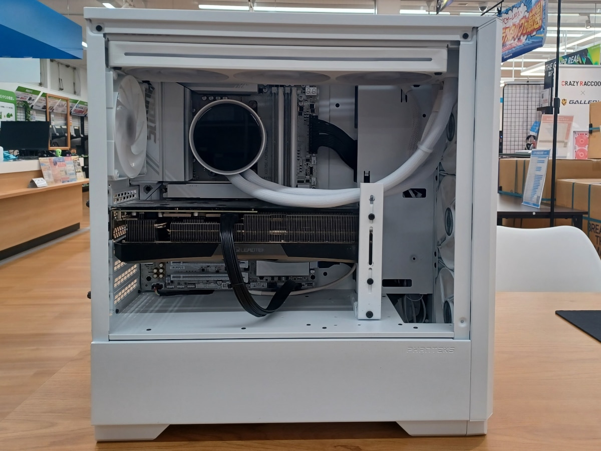 アップグレード後のパソコン内部