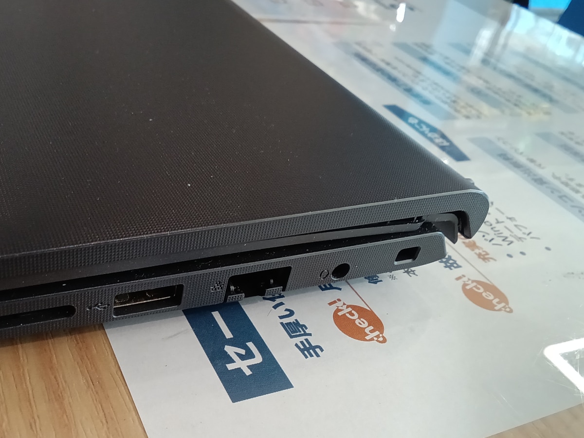ヒンジ破損のDELLノートパソコン