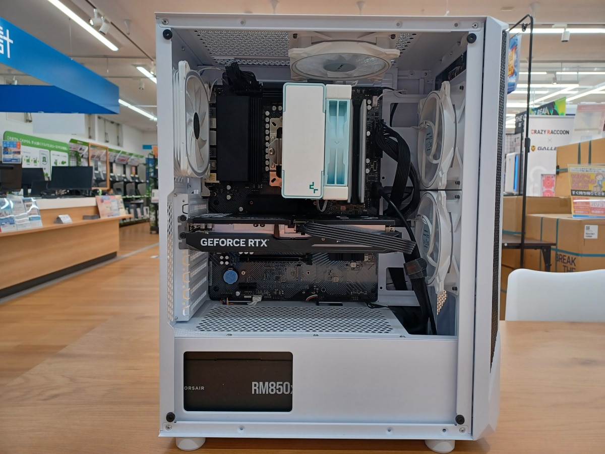 パソコン内部の様子