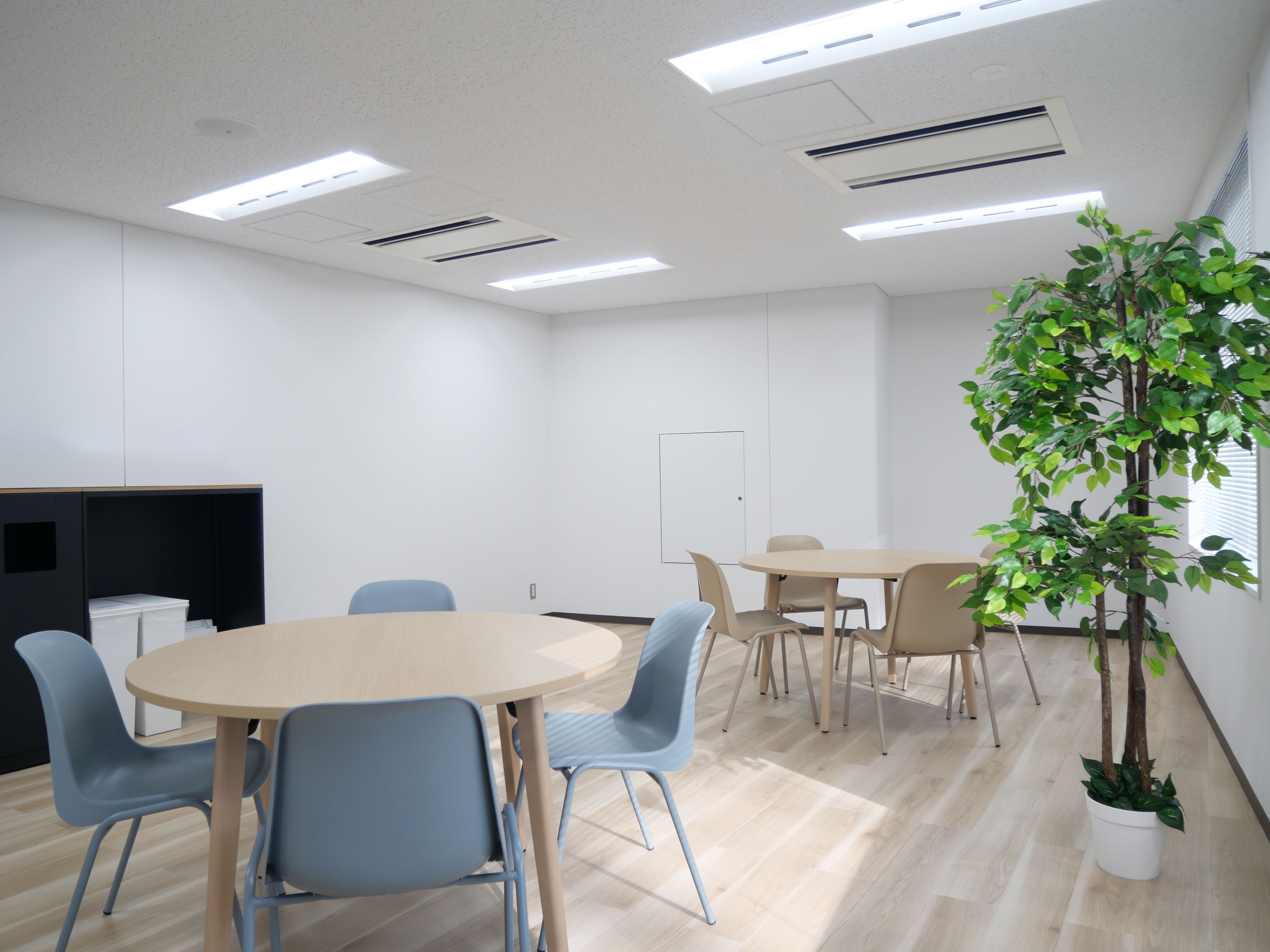 ウィズテクノロジー様_休憩室事例⑴