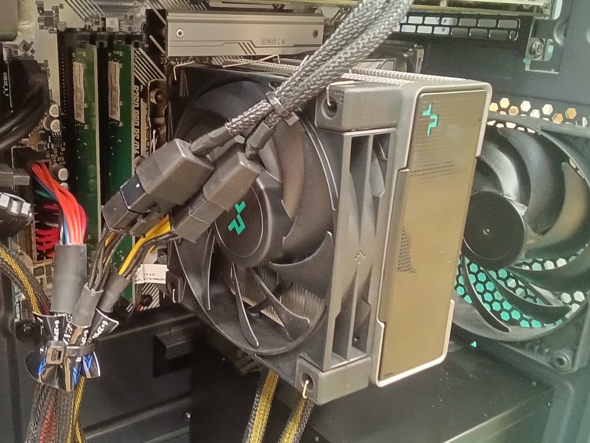 クリーニング後、CPUクーラー周辺