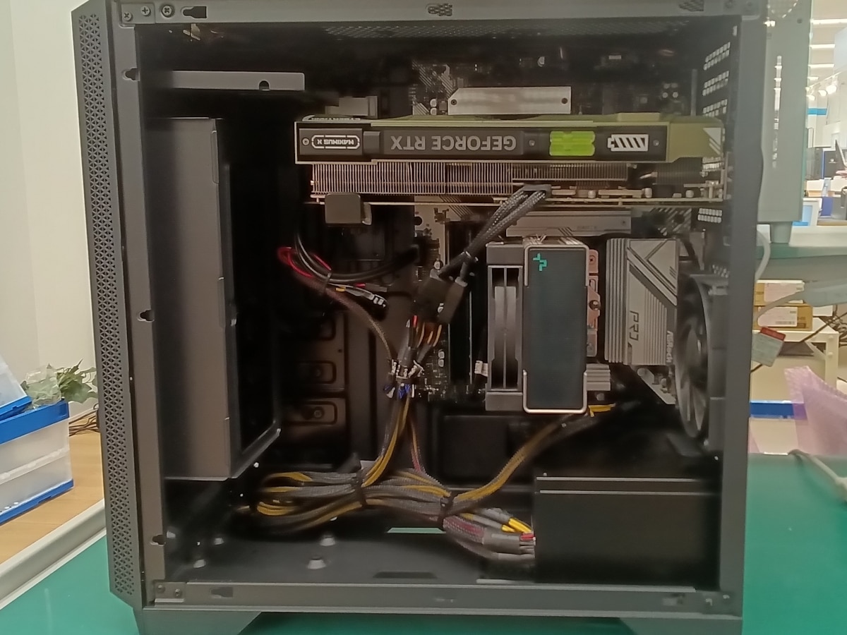 パソコン内部全体