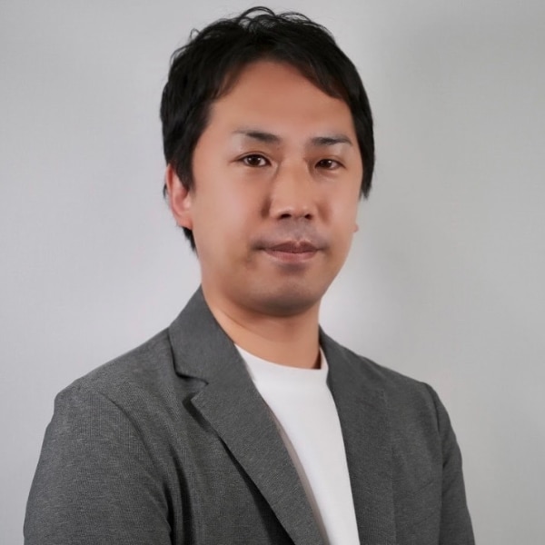 登壇者：カコムスホールディングス株式会社 執行役員　経営戦略統括本部長 水越 崇文