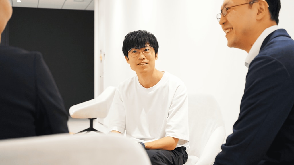 ラクス談笑写真01