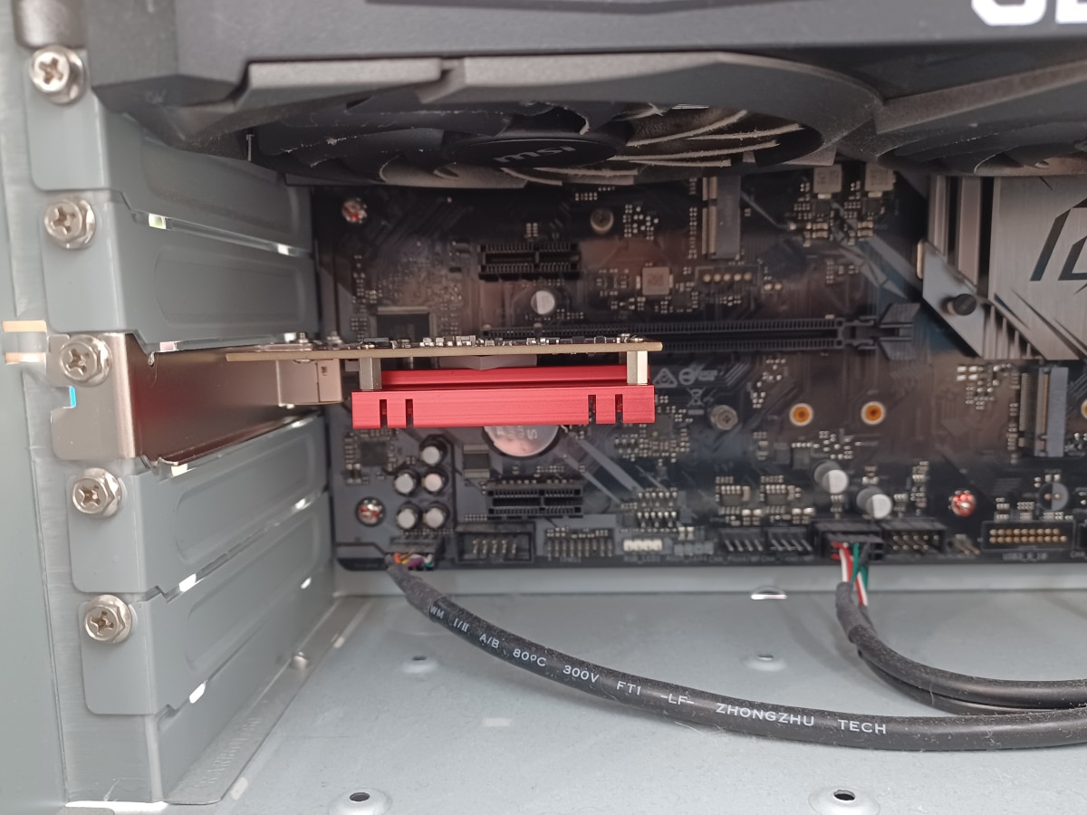 10G LANカード増設後の写真