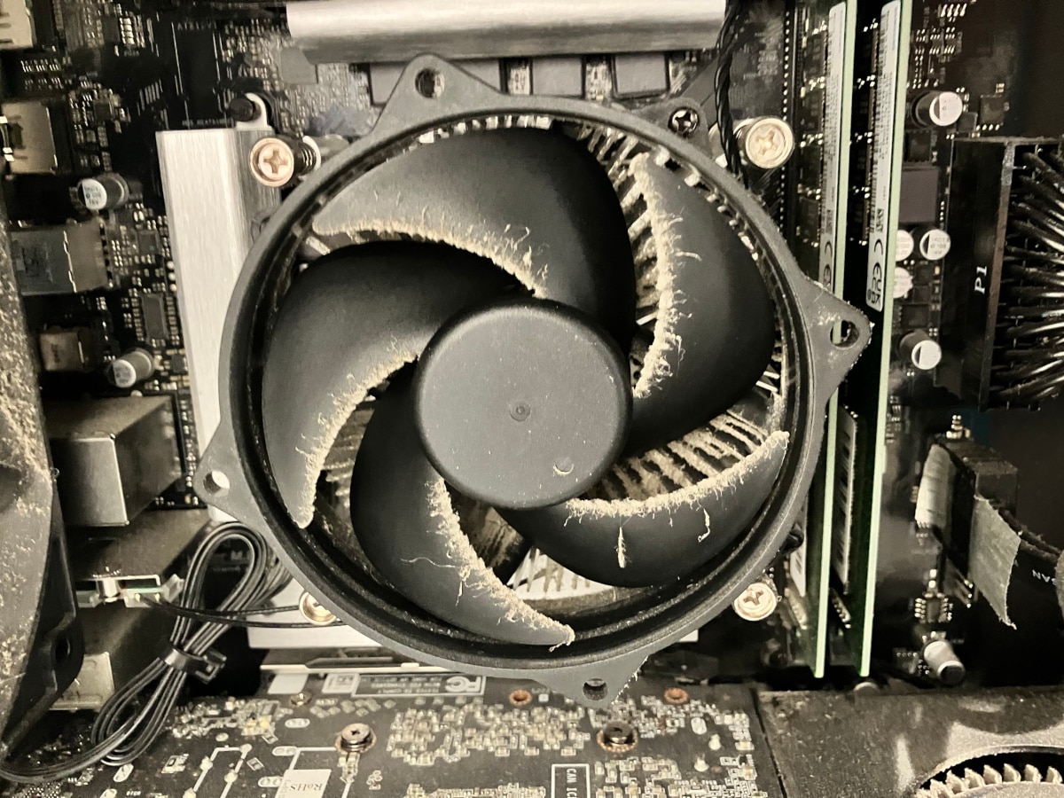 CPUファンのホコリ