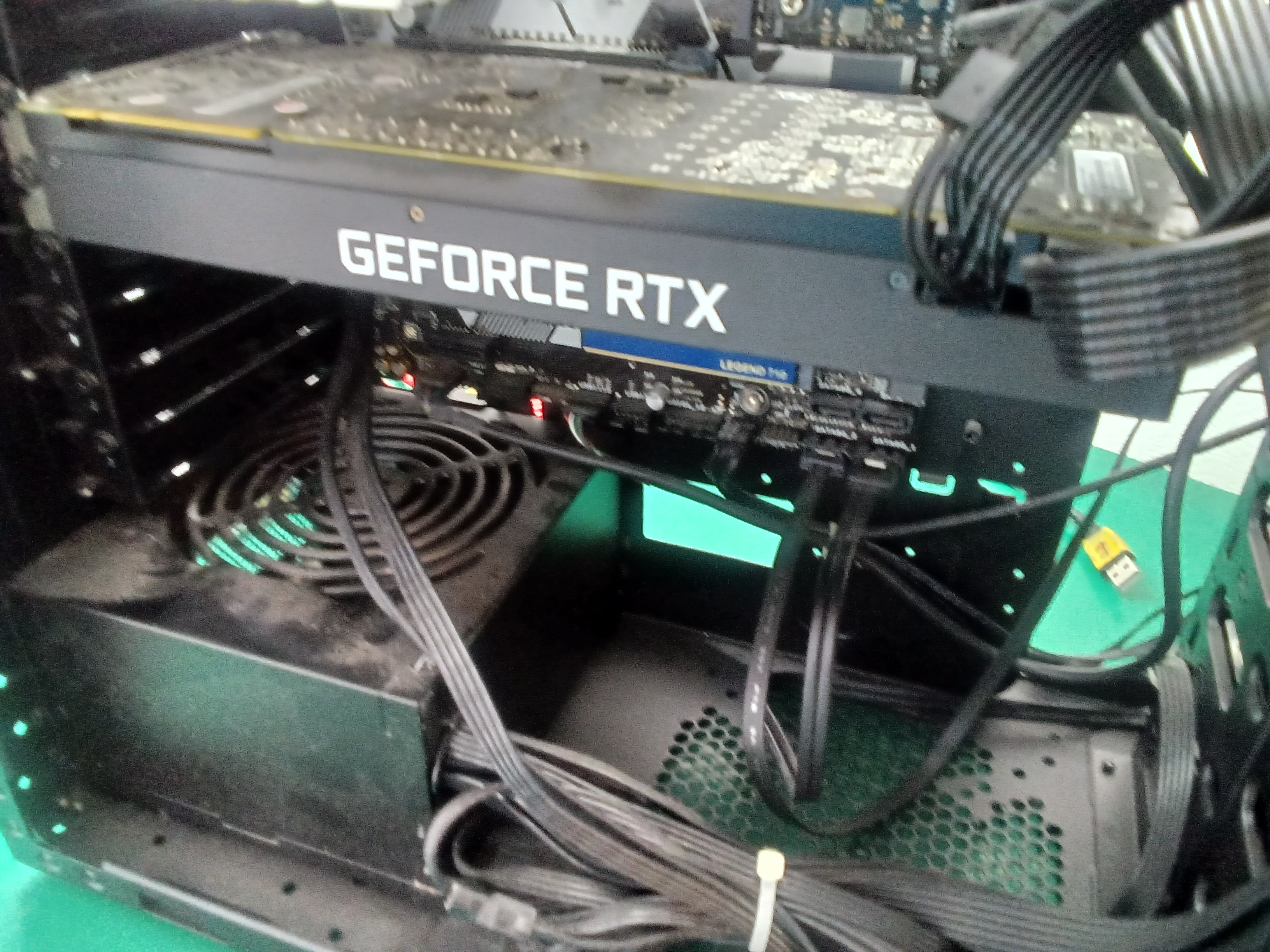 クリーニング前、電源ユニット周辺