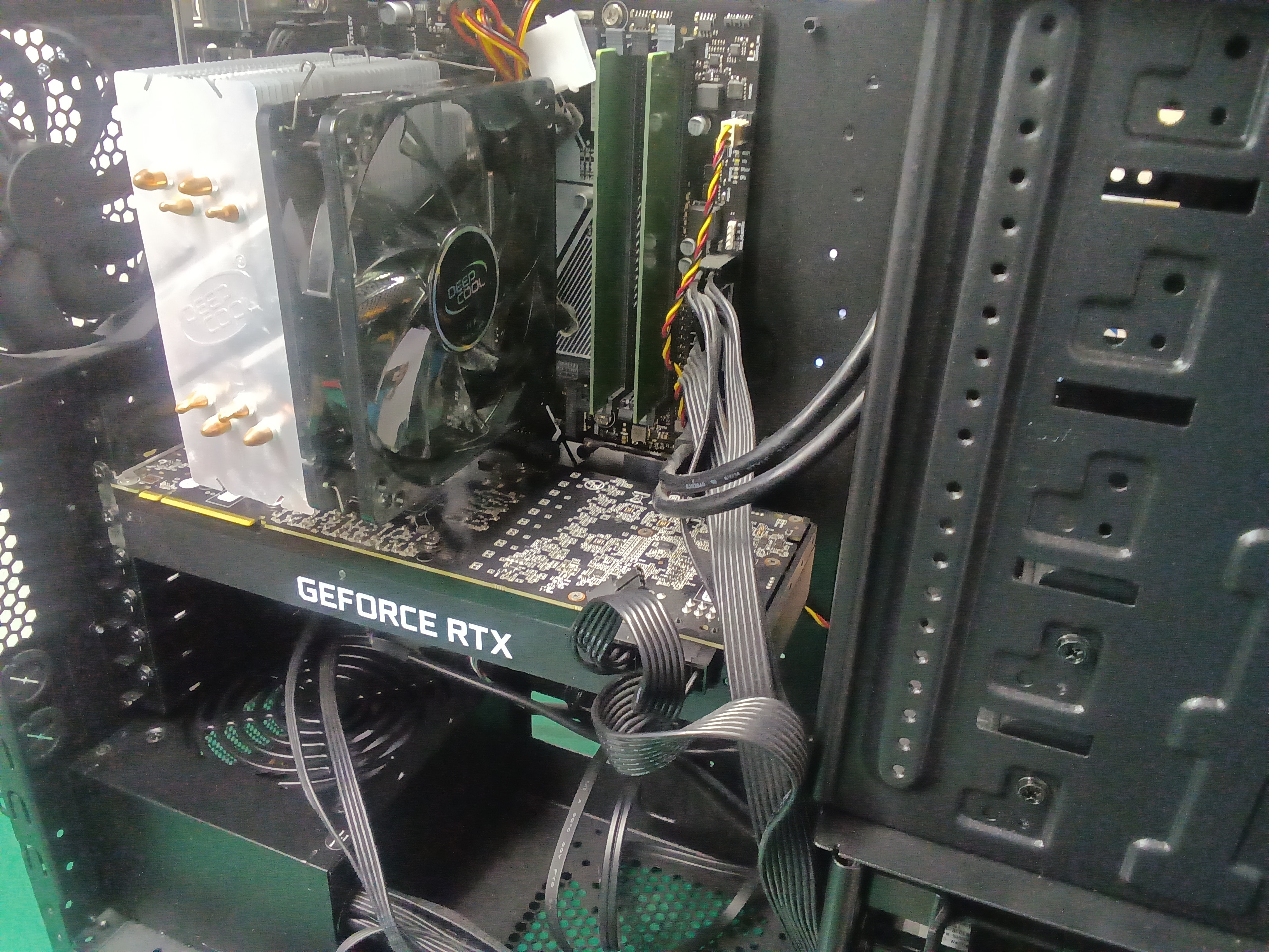 クリーニング後、CPUクーラー周辺