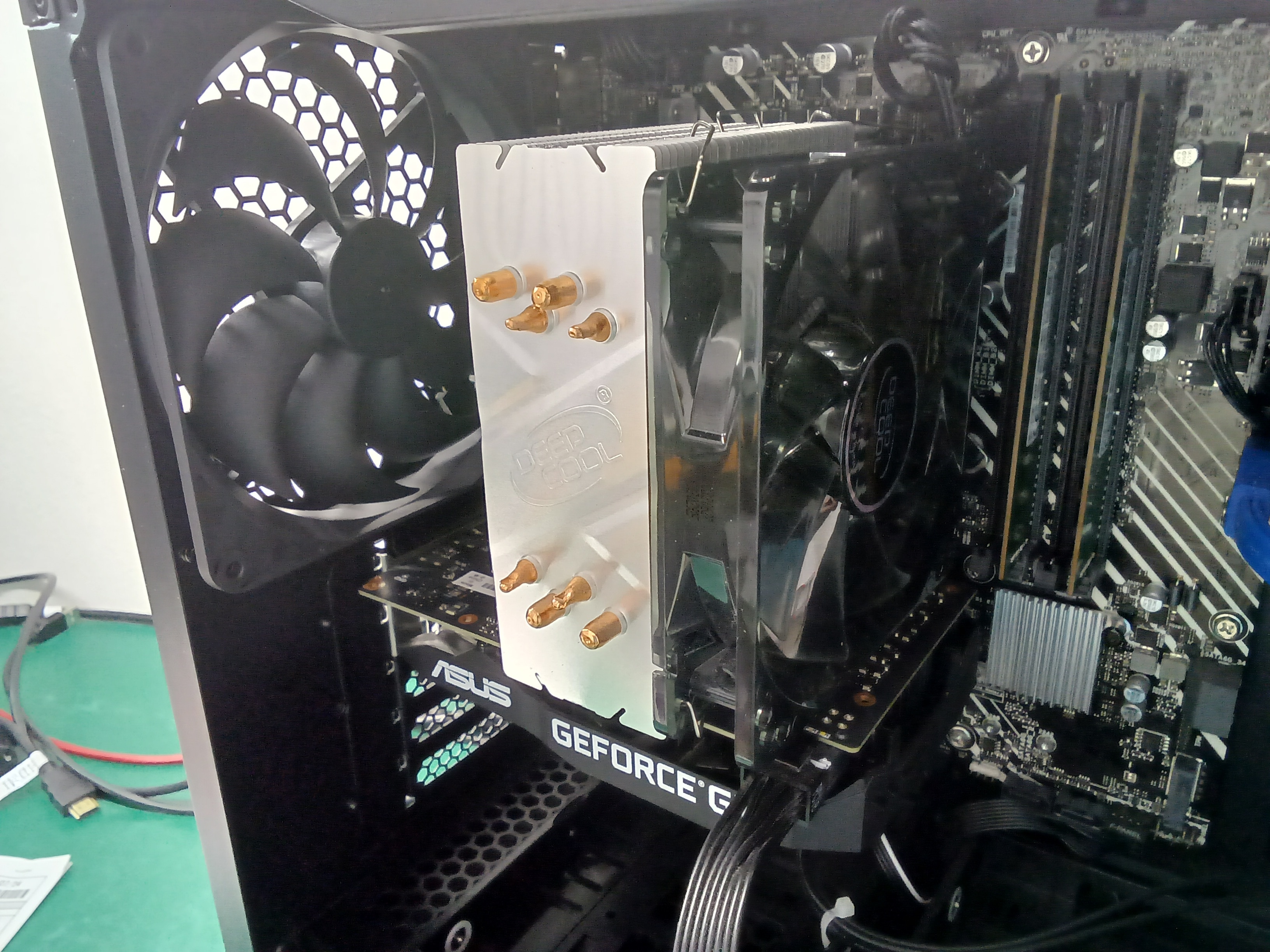 クリーニング後、CPUクーラー周辺