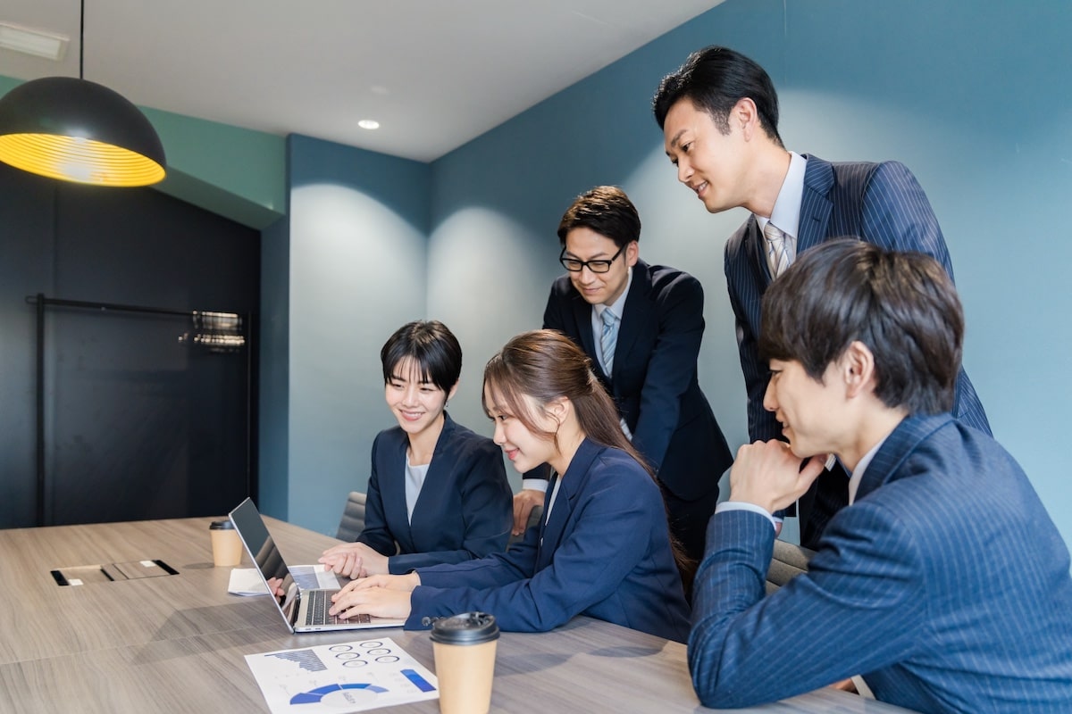 Web集客を行う不動産会社スタッフ