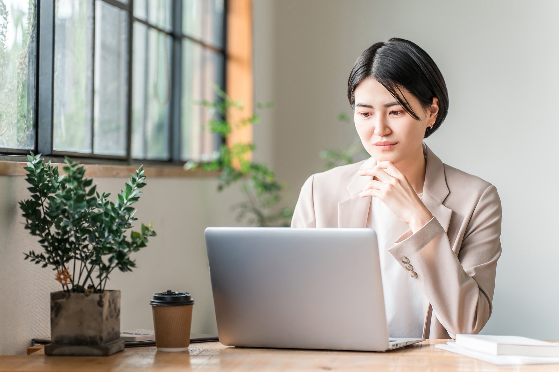 件名は要点を簡潔にまとめて目的を明確にする