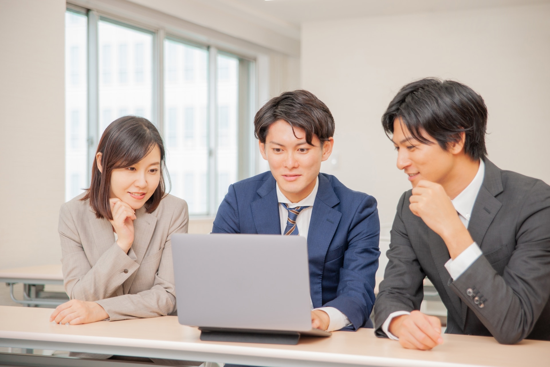 PHPメールの実装手順を理解してビジネスに活用しよう