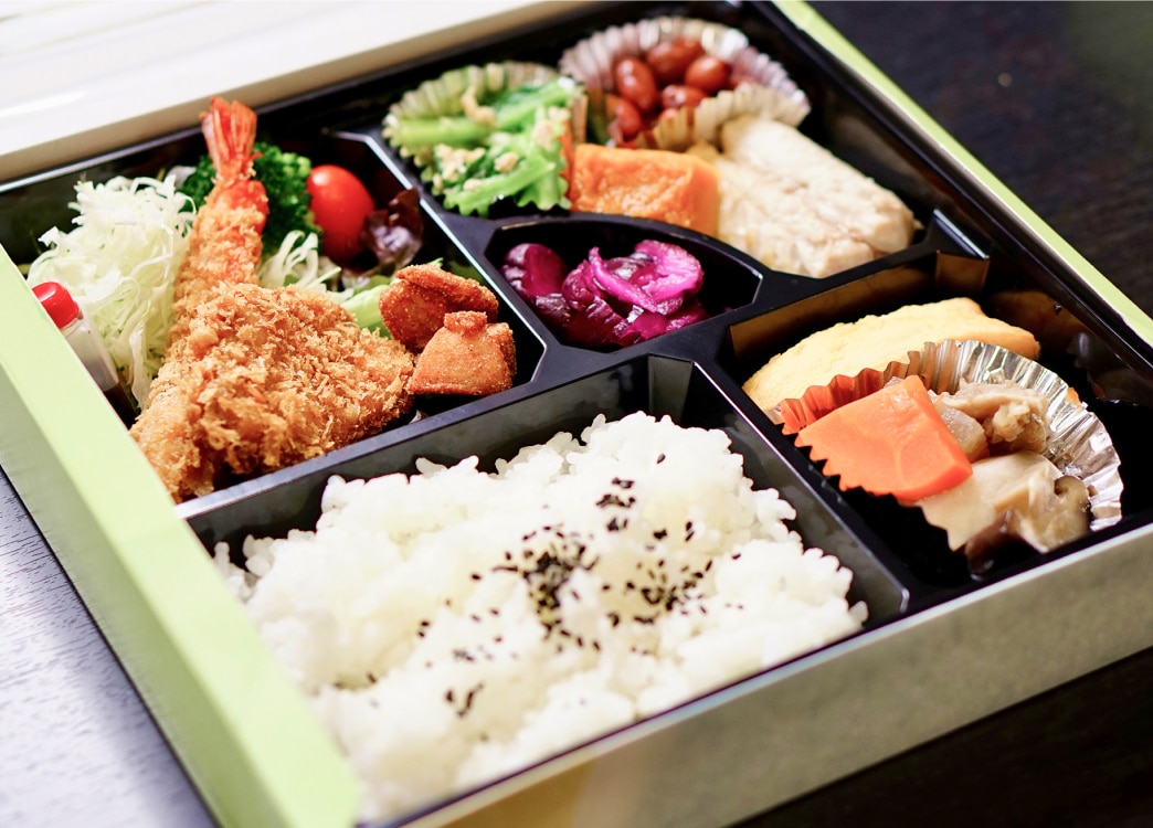 企業や個人宅へのお弁当の配送