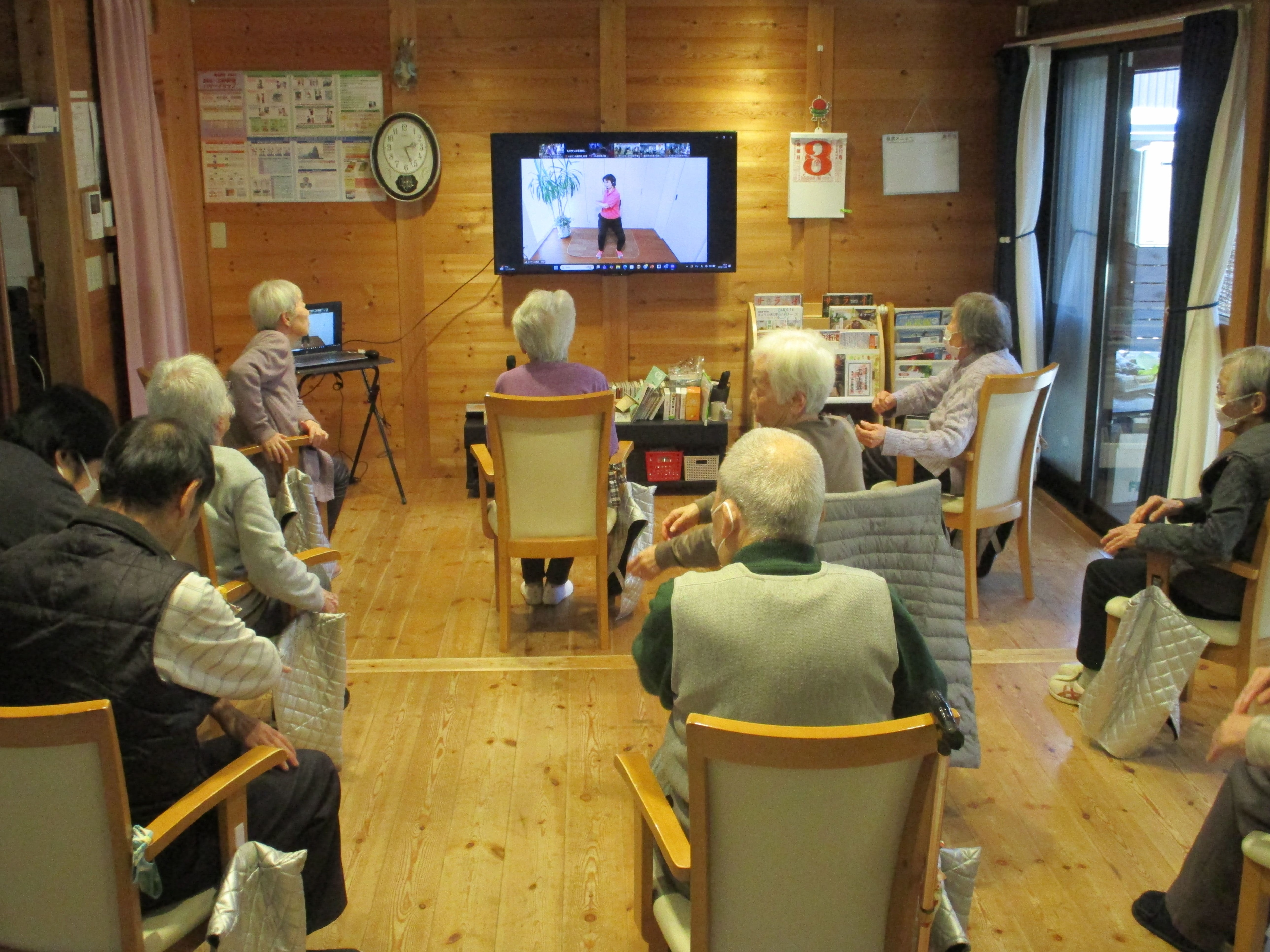 株式会社 三楽デイサービス いとぐるま_オンライン体操