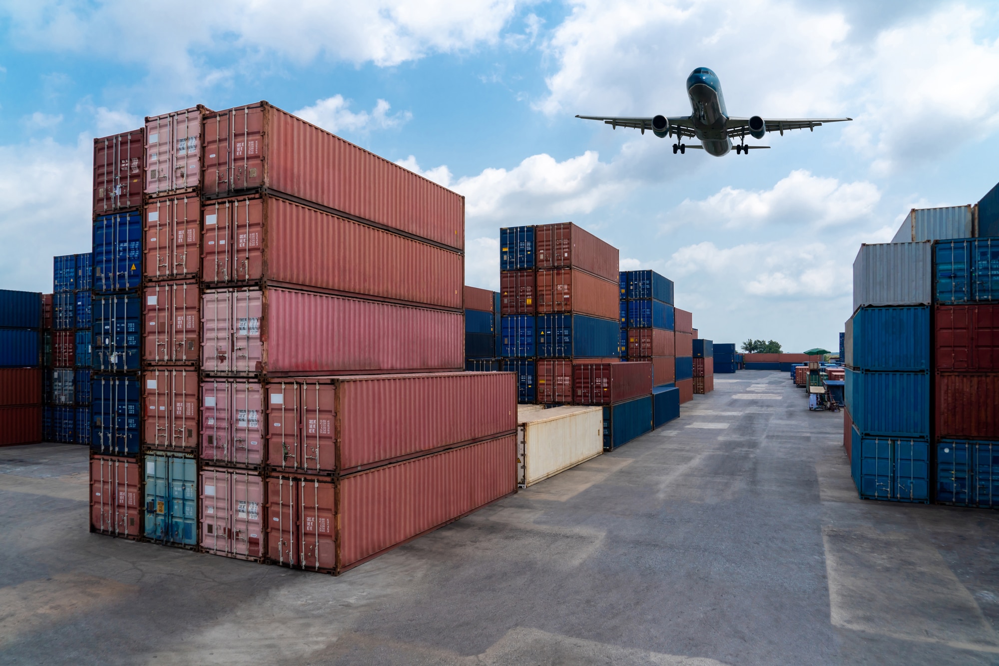 グローバルサプライチェーンを揺るがす海外の4つの原因