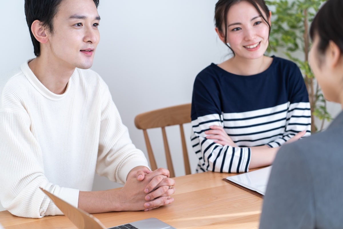 仲介店舗での営業シーン
