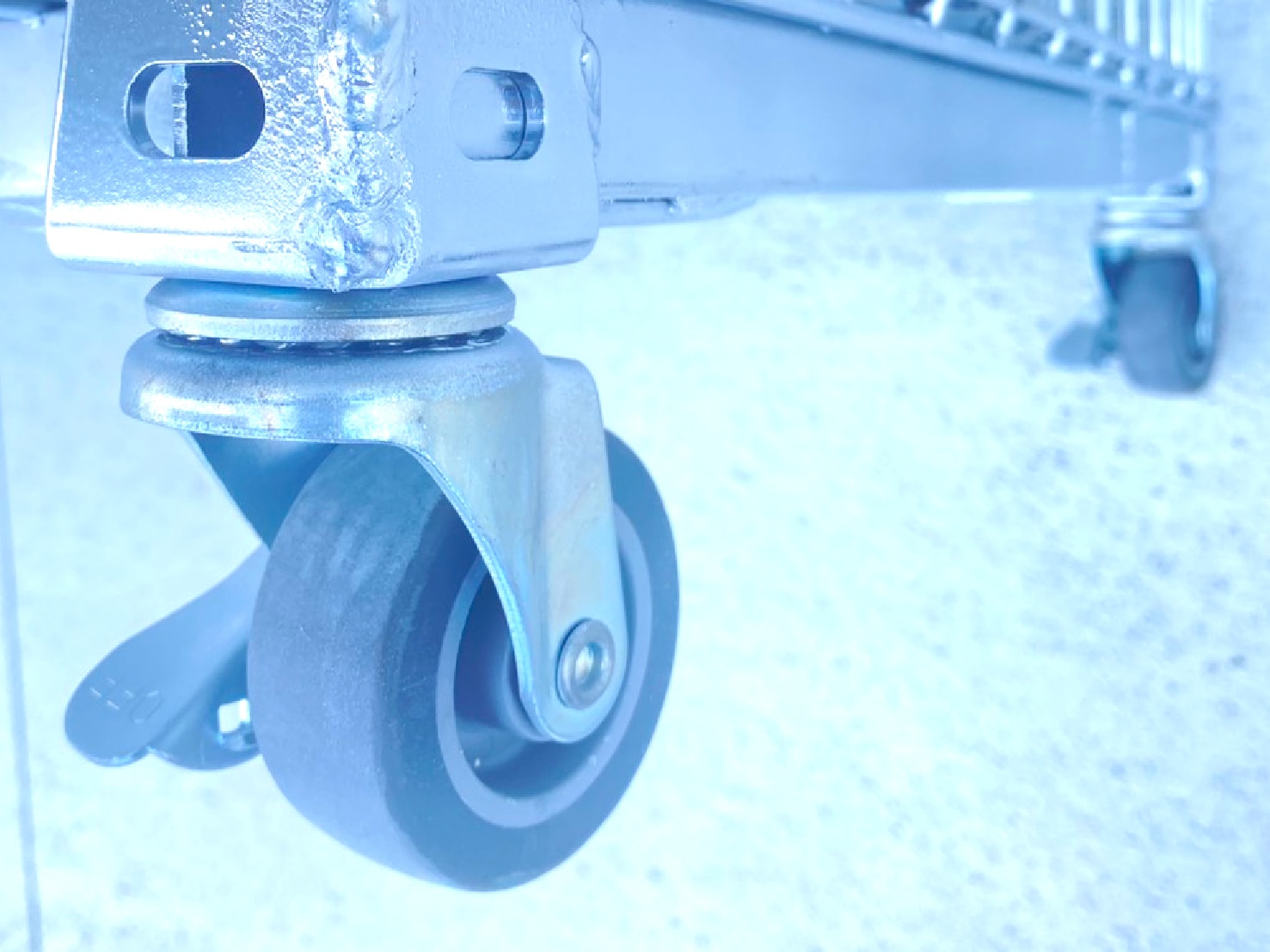 キャスターつきメッシュパレット