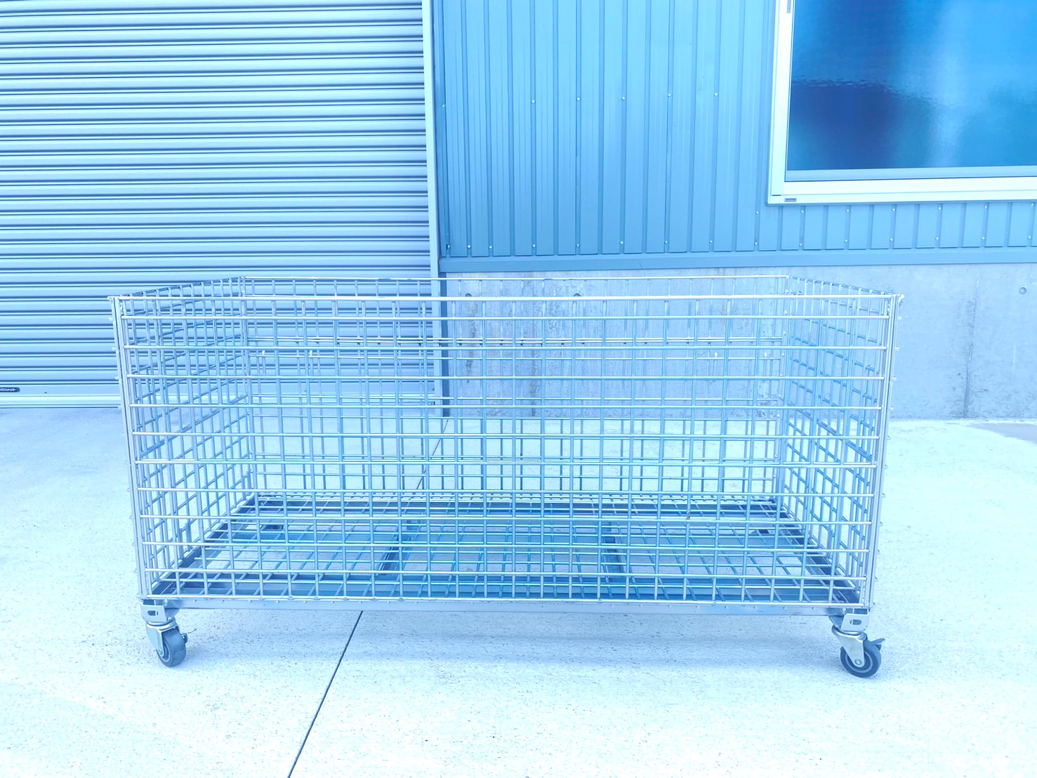 キャスター付きメッシュパレット