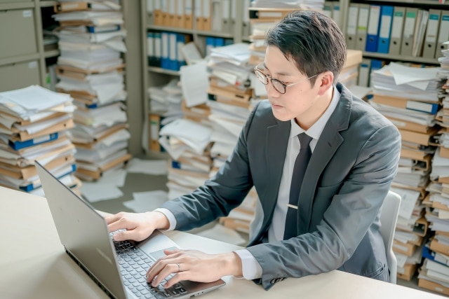 ファイルサーバーの整理について解説する記事のアイキャッチ