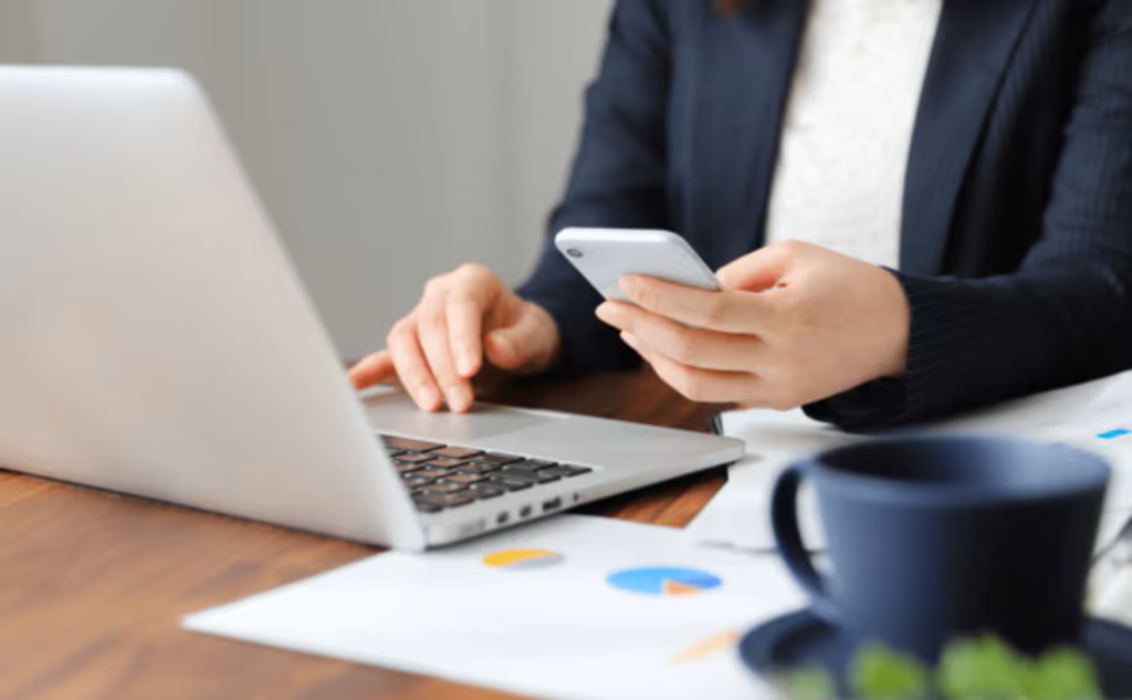 auの法人携帯を契約する際の必要書類