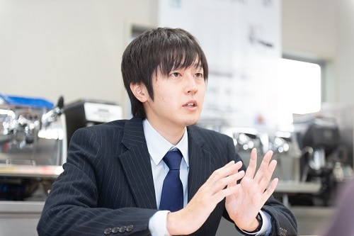 トーエイ工業株式会社　総務部　新垣 健蔵さま