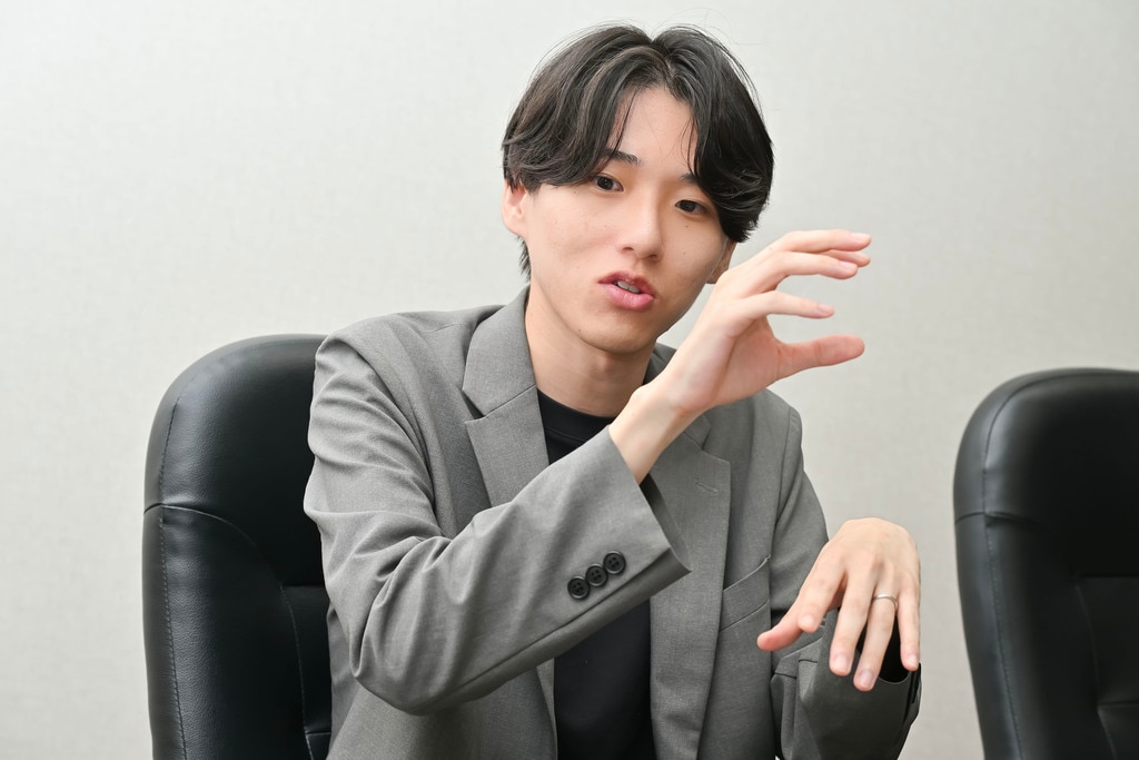 税理法人村上事務所 細見様。freee導入で「1人親方の集合体」から脱却し、組織を活性化させた事例。