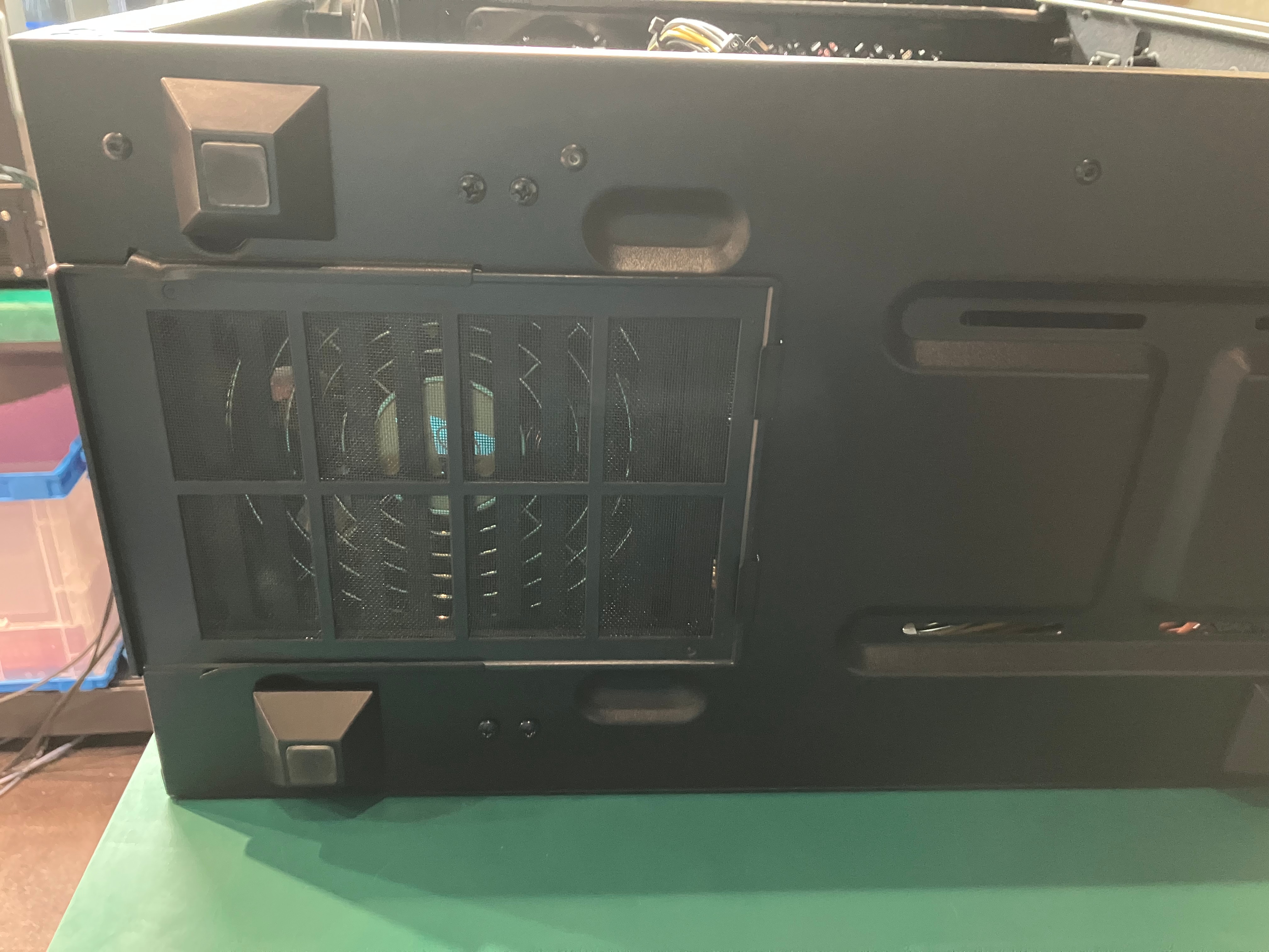 クリーニング後： 除去され清潔になったフィルター