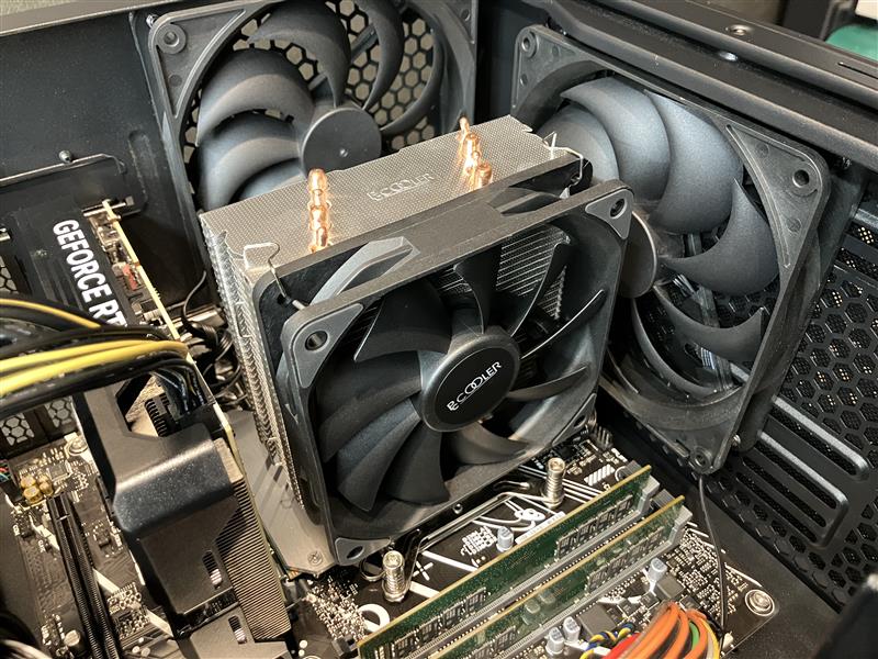 クリーニング後： 清掃後のCPUクーラーとファン