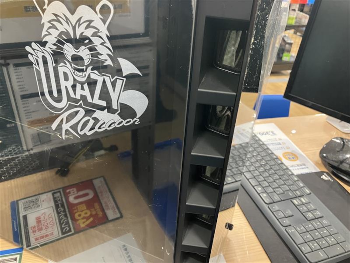 写真：クリーニング後のダストフィルター部。ホコリがなくなり、通気性が回復しました。