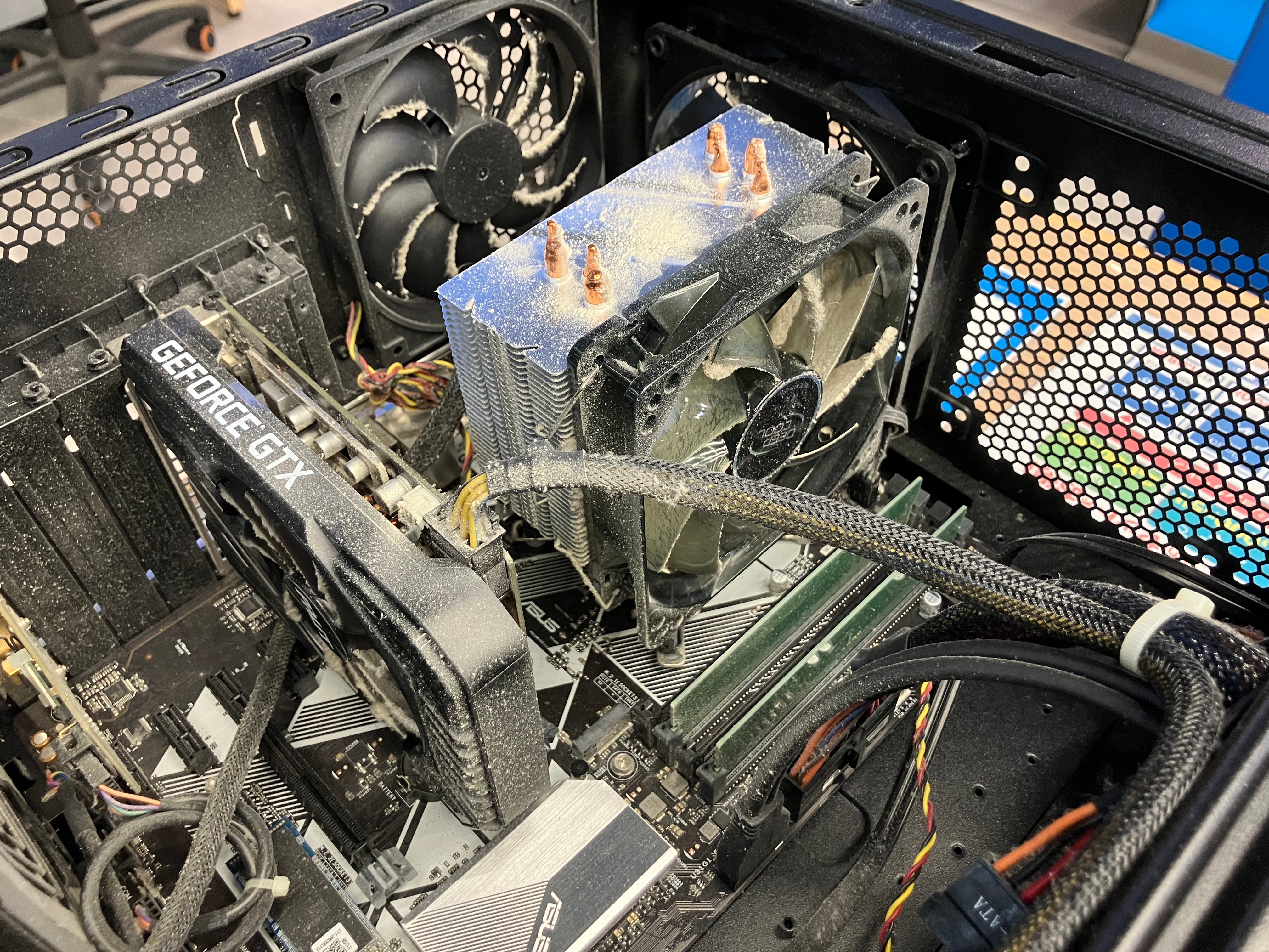 クリーニング前CPUクーラー付近