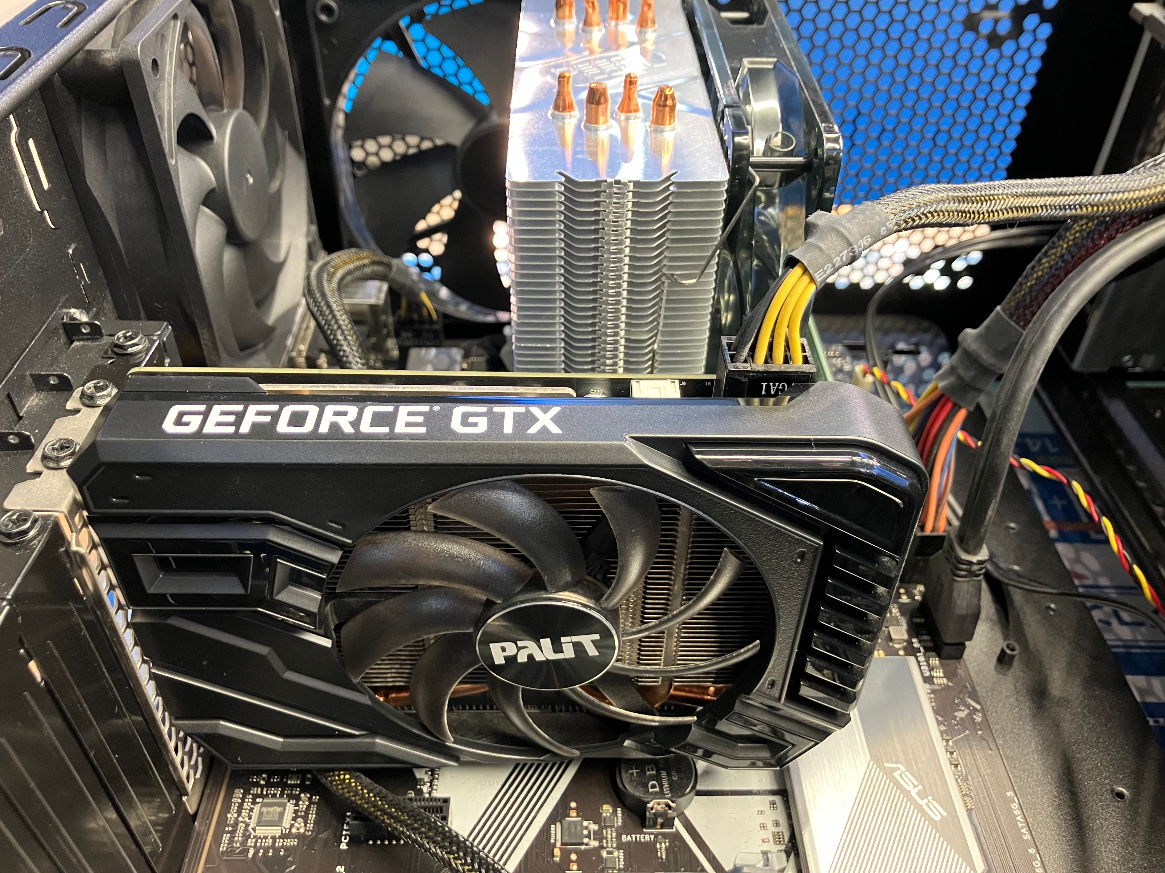 クリーニング後のグラフィックボード付近の様子