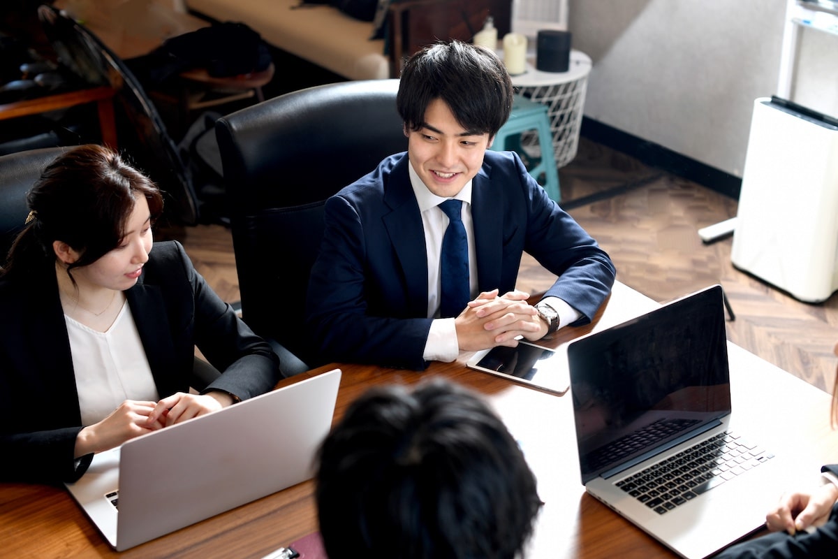 SNSの運用を話し合うミーティング