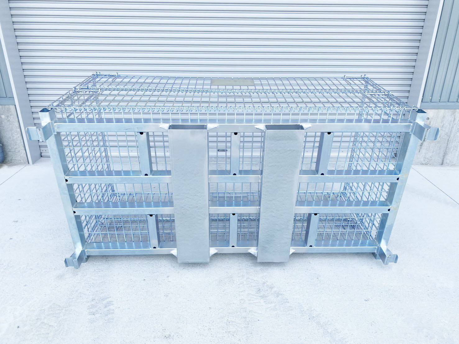 フォークガイド付きメッシュパレット