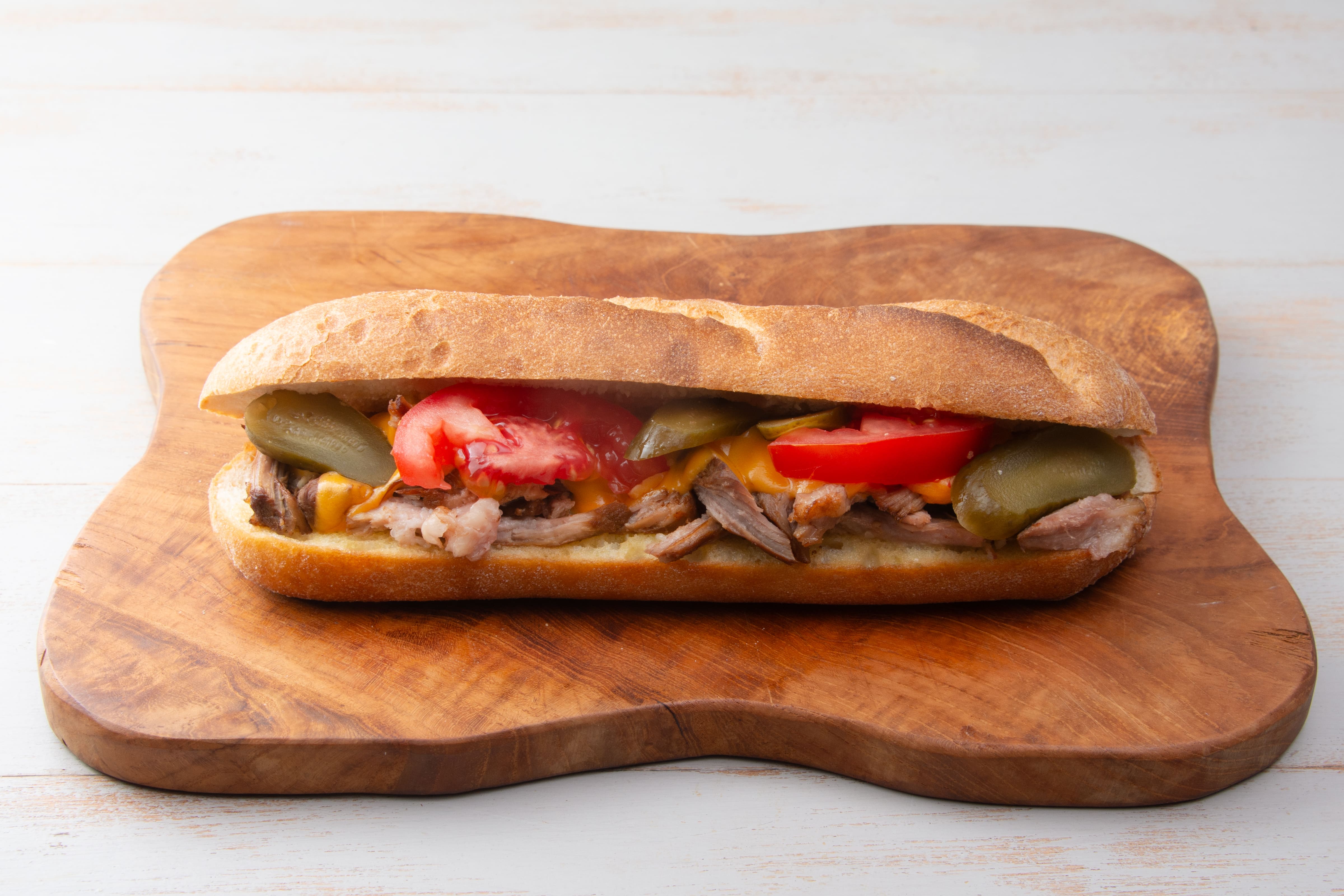 プルドポークとチェダーチーズのホットサンド