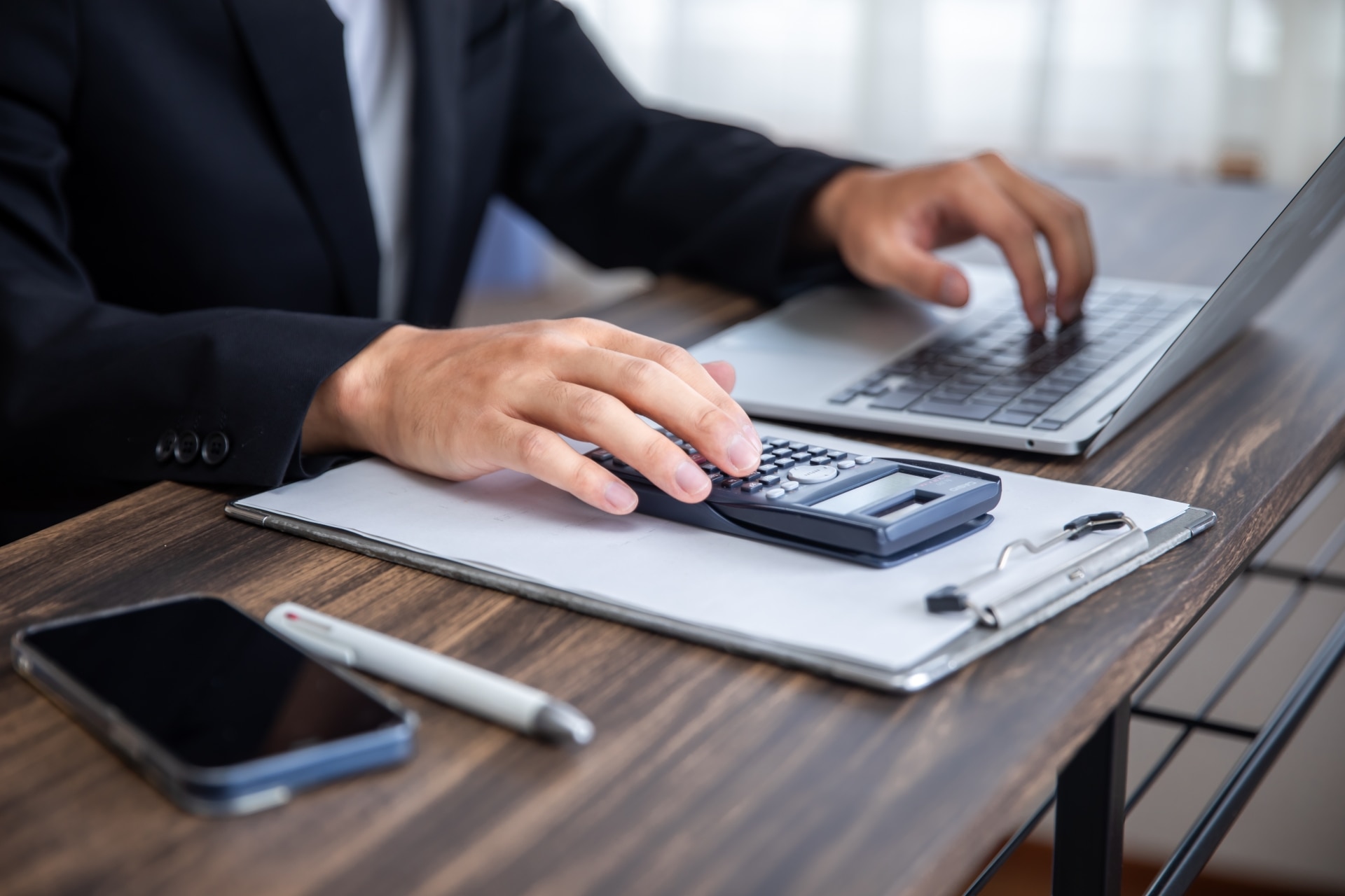 【状況別】見積書をメールで送付する際に役立つ例文3選