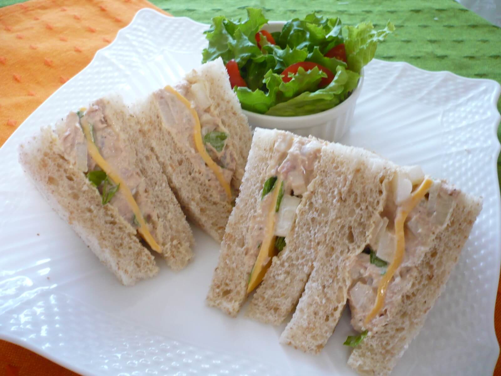 Ｂ全粒粉入り食パン８枚ｂ