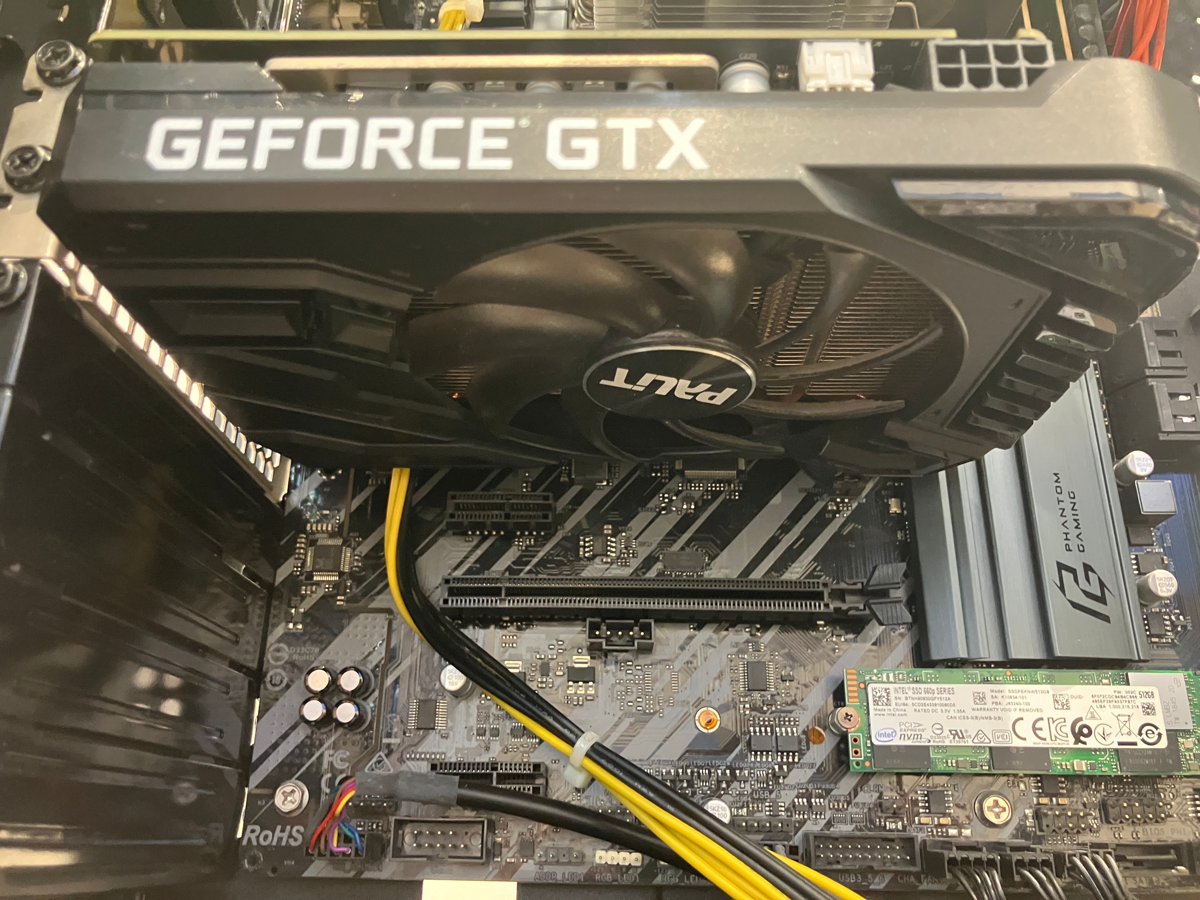 クリーニング後、グラフィックボード付近