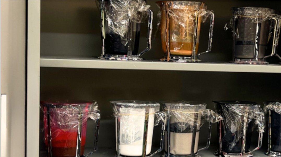 調色済みの塗料