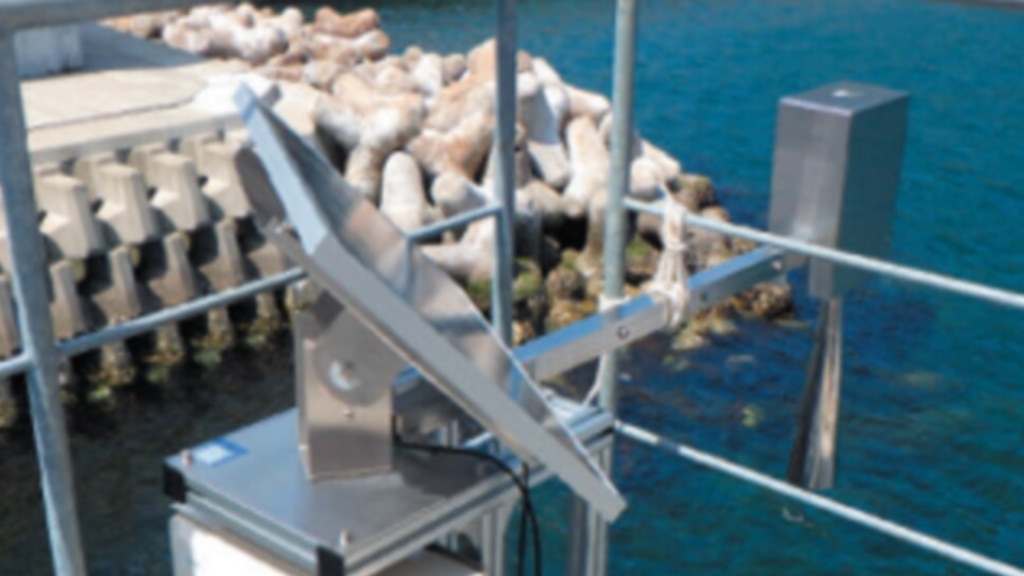 Radar Tide Measurement with Solar Battery